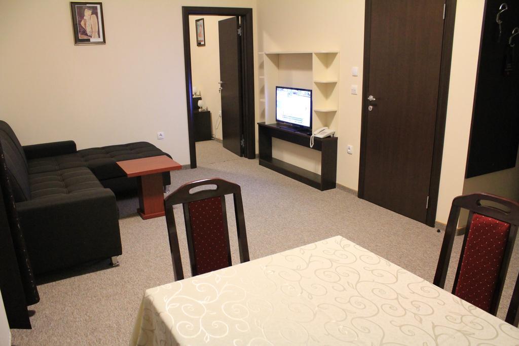 Hotel Feniks โปชาเรวัซ ห้อง รูปภาพ