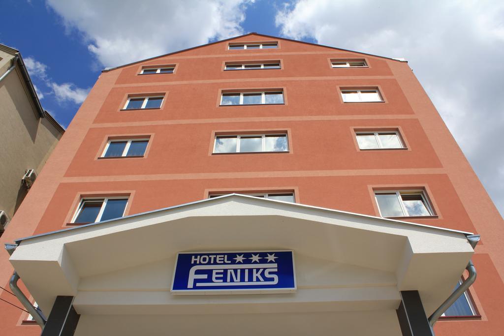 Hotel Feniks โปชาเรวัซ ภายนอก รูปภาพ
