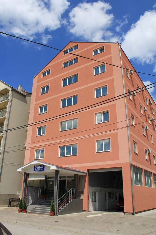 Hotel Feniks โปชาเรวัซ ภายนอก รูปภาพ